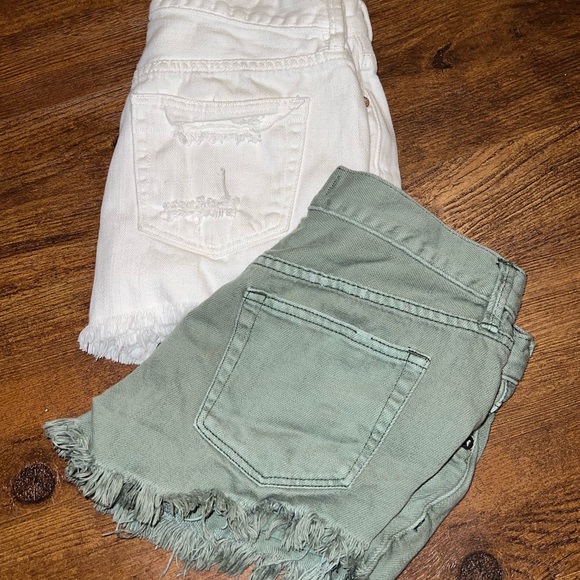 We The Free Olive Green Distress Cut Off Denim Frayed Raw Hem Shorts Size 24 - Picture 9 of 9